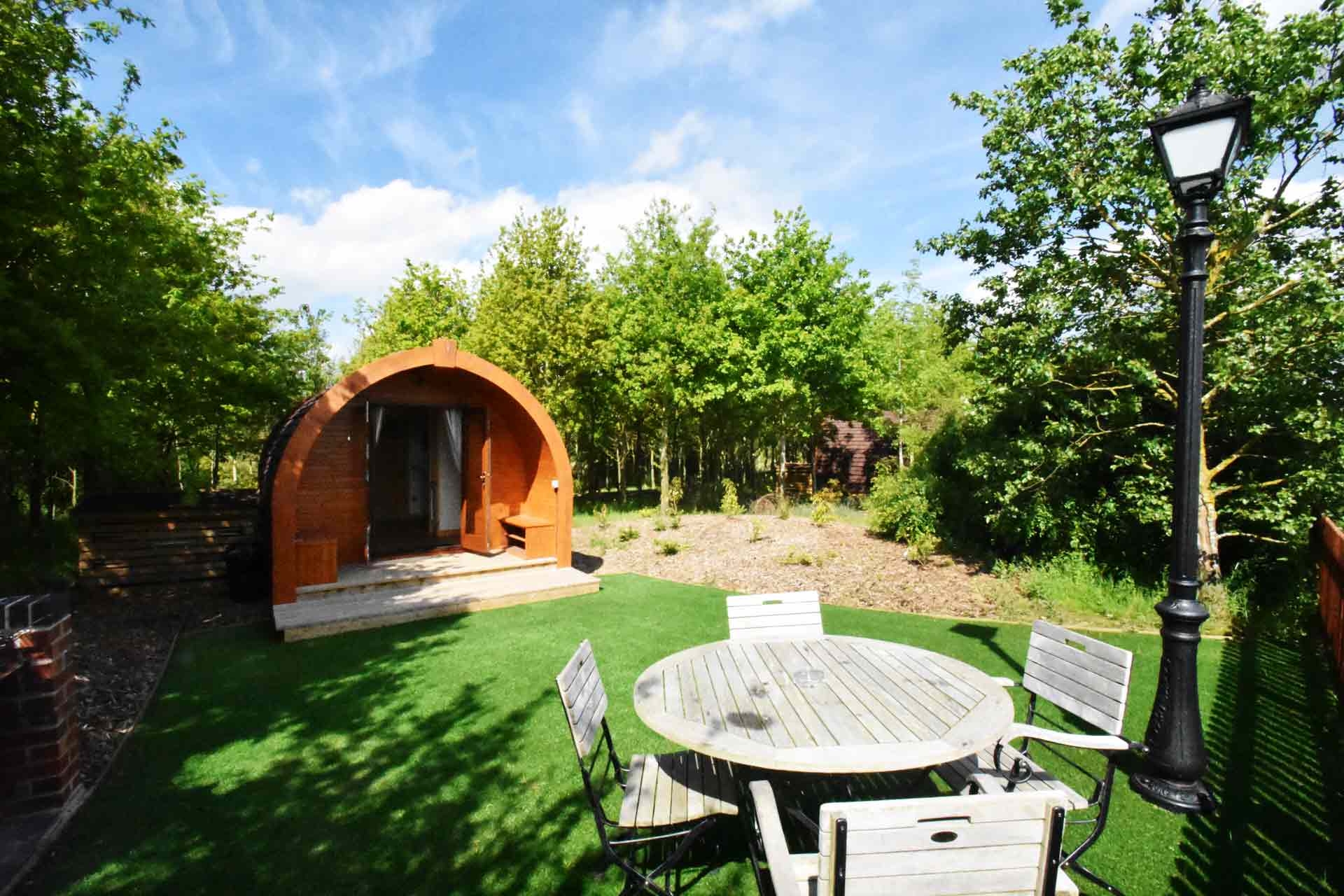 Glamping in Leicestershire, Central England | Eye Kettleby Lakes